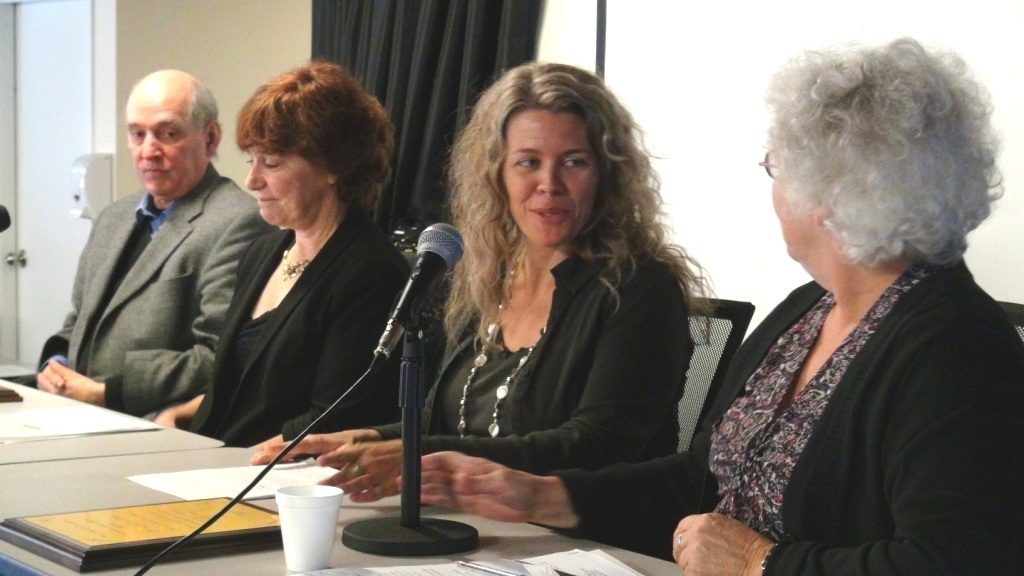 Daniel Drouin du MLQ, Diane Guilbault représentant Christiane Pelchat, Caroline Beauchamp et Lucie Jobin, présidente du MLQ